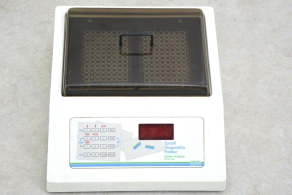 Sanofi Diagnostics Pasteur Stat Fax-2200 Microplate Incubator and Shaker-cover