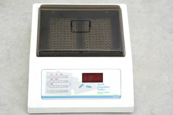 Sanofi Diagnostics Pasteur Stat Fax-2200 Microplate Incubator and Shaker