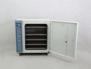 Thermo Scientific 3035 CO2 Incubator, 11 of 15