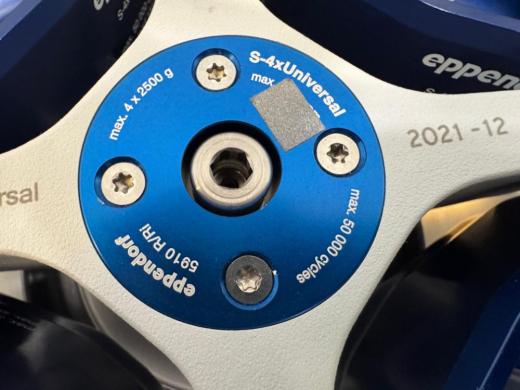 Eppendorf 5910Ri Refrigerated Benchtop Centrifuge for Molecular Biology-cover