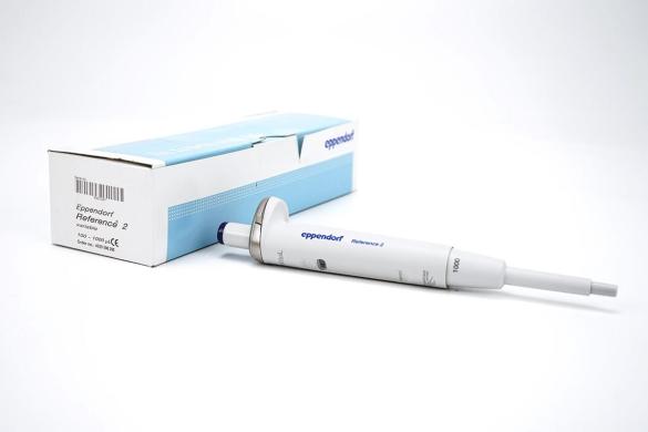 Eppendorf Reference 2 Single-Channel Adjustable Pipette, 100–1,000 µL-cover