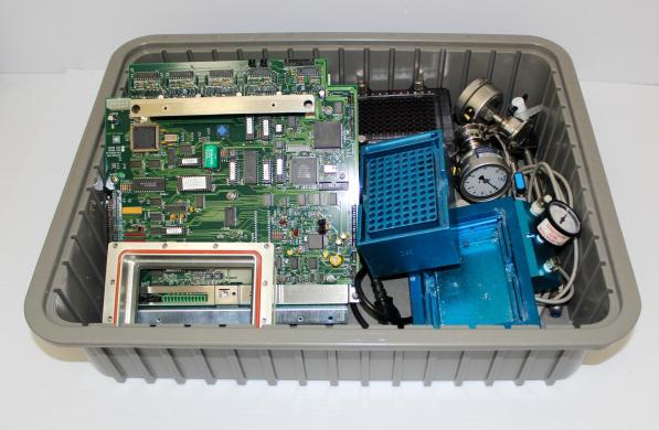 Whatman UniVac Dual Stage Vacuum Manifold and Cytiva AcroPrep 24-well Filter Plates Set-cover