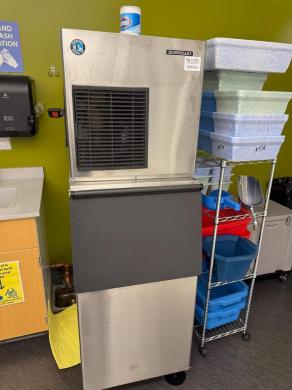Hoshizaki Ice Maker with Integrated Storage Bin-cover