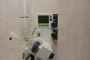 Büchi R-210 Rotary Evaporator with Vacuum Controller and Water Bath System, 2 of 5