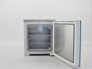 MMM Incucell V-111 Laboratory Incubator, 3 of 5