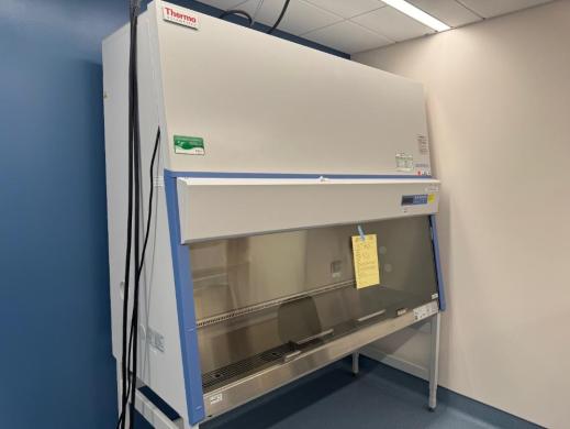 Thermo 1300 Series A2 6' BioSafety Cabinet-cover