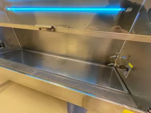 Baker SteriGARD Laminar Flow Hood with HEPA Filtration and UV Sterilization, 2 of 5
