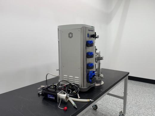 Eppendorf BioFlo 320 Universal Benchtop Bioprocess Control Station-cover