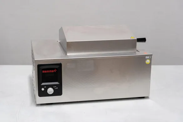 Memmert WNB14 Laboratory Water Bath with Precise Temperature Control