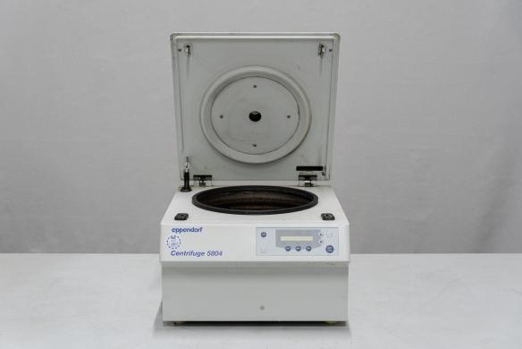 Eppendorf 5804 Non-Refrigerated Centrifuge with A-4-44 Rotor-cover