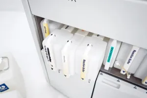 Roche Ventana Discovery Ultra IHC/ISH Slide Staining Instrument System, 5 of 10
