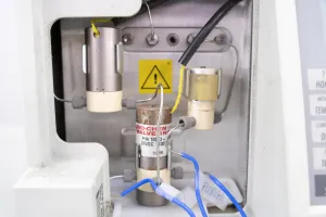 Waters 2414 Refractive Index Detector for HPLC Applications, 2 of 4