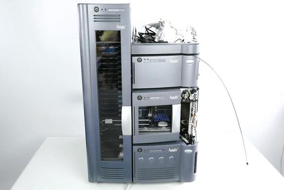 Waters ACQUITY UPLC HPLC System with SM, BSM, CM, and SO Sample Organizer-cover