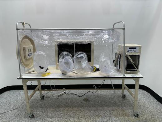 Coy Airlock 8' Anaerobic Chamber for Controlled Oxygen-Free Environments-cover