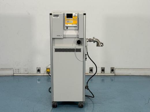 Lauda Integra XT550W Laboratory Recirculating Chiller for Precision Temperature Control-cover