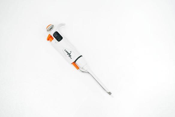 Corning Lambda Plus 0.5–10 µL Single-Channel Manual Pipette-cover