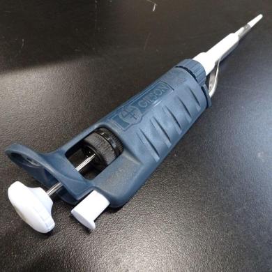 Gilson P20 Air Displacement Micropipette 2–20 µL, Model F144056M-cover