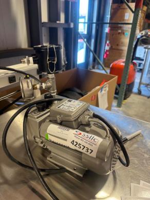 Becker VT4.8 Vacuum Pump-cover