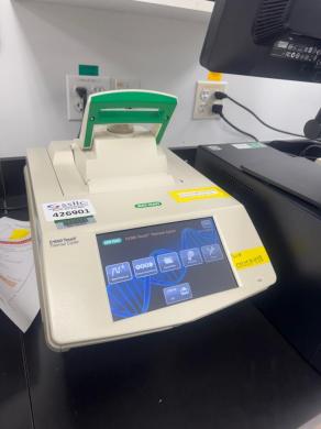 Bio-Rad C1000 Touch Thermal Cycler with 96-Well Block and Touchscreen Interface-cover