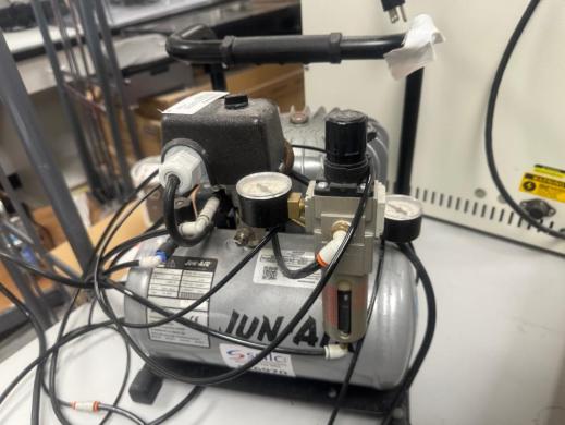 Jun-Air 3-4 Single-Stage Laboratory Air Compressor with 18L Tank-cover