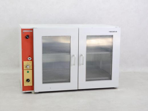 Heraeus B5090E Laboratory Incubator for Temperature Control in Biochemistry and Microbiology-cover