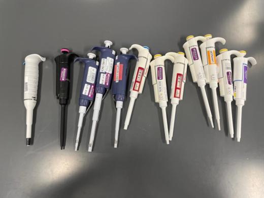 Various Single Channel Manual Pipettes with Adjustable Volume and Color-Coded Dials-cover