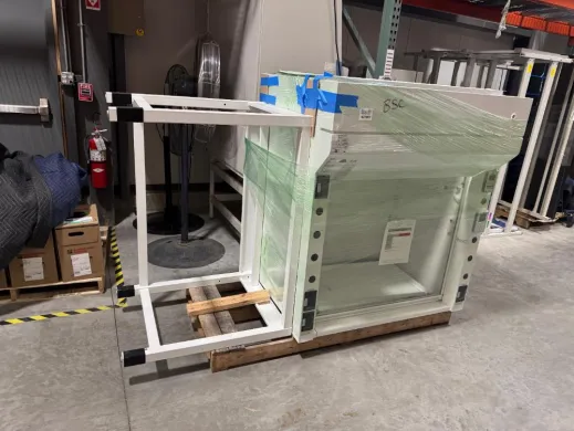 Mott 7271040 4-Foot Laboratory Fume Hood for Hazardous Fume Ventilation