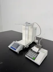 Mettler Toledo XS104 Analytical Balance with Draft Shield and Integrated Printer, 3 of 8