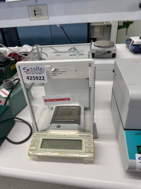 Mettler Toledo AT261 DeltaRange Analytical Balance with Draft Shield-cover