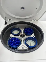Eppendorf 5810R Refrigerated Centrifuge, 4 of 4