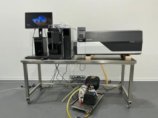 Shimadzu LCMS-8060NX Nexera LC Series 40 LCMS-cover