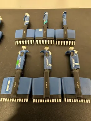 VWR Set of 12 Multichannel Adjustable Volume Pipettes for Precise Liquid Handling