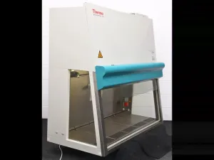 Thermo KS 15 HeraSafe Class II Biosafety Cabinet, 2 of 11