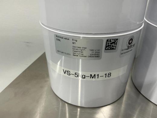 METTLER TOLEDO 5 kg Calibration Weight Set, Model 30406482 (5 Pieces)-cover