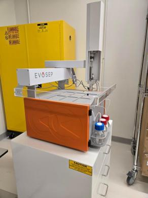 Evosep EV-1000 High-Throughput Autosampler for Proteomics Applications-cover
