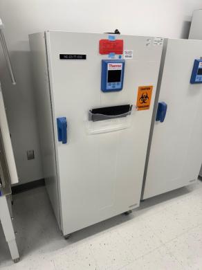 Thermo Scientific HERAtherm Refrigerated Incubator IMP400 with 5–70°C Temperature Control-cover
