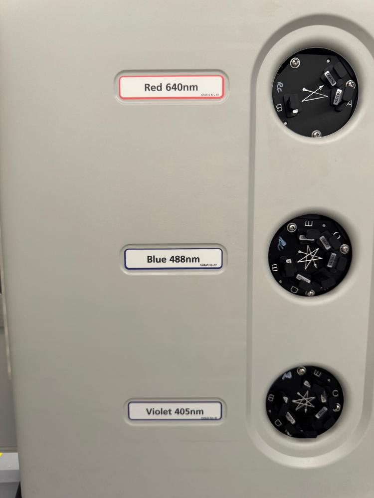 BD FACSLyric Multiparametric Flow Cytometer with Three-Laser Configuration