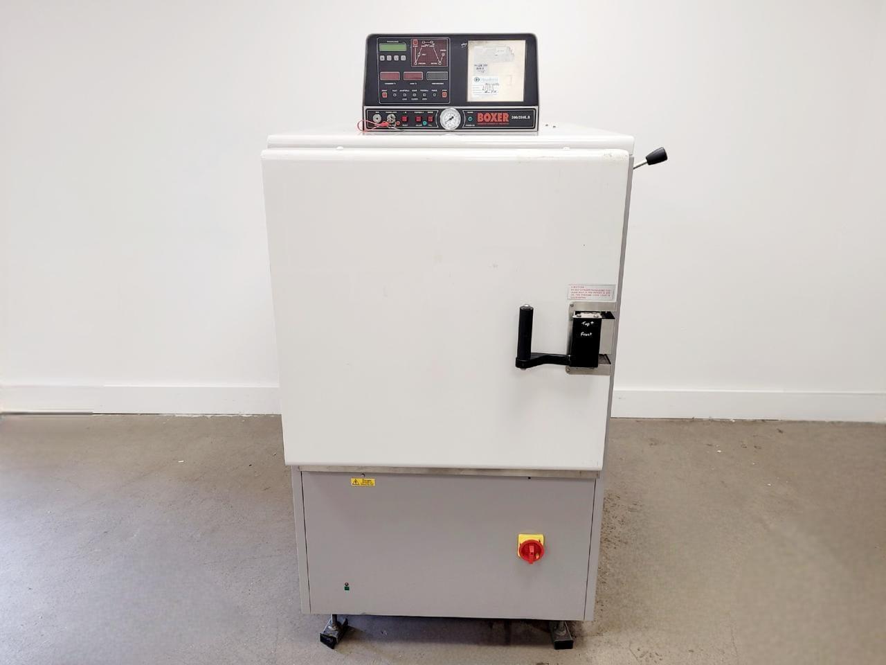 Boxer 200/200LR Floorstanding Autoclave for Laboratory Sterilization
