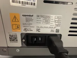 Eppendorf 5910 R Refrigerated Benchtop Centrifuge with Installed Rotor, 2 of 3