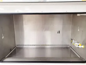 Microflow M51424/2 Class II Biological Safety Cabinet for Laboratory Use, 2 of 13