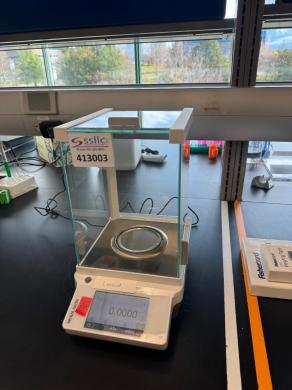 Mettler Toledo ME54TE/00 Analytical Balance with 52g Capacity and 0.1mg Readability-cover