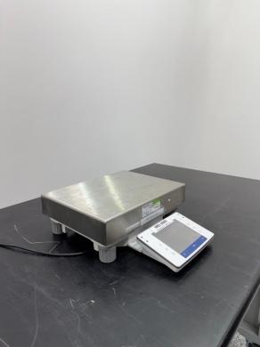 Mettler Toledo XPE64000L Precision Balance with Remote Touchscreen Terminal-cover