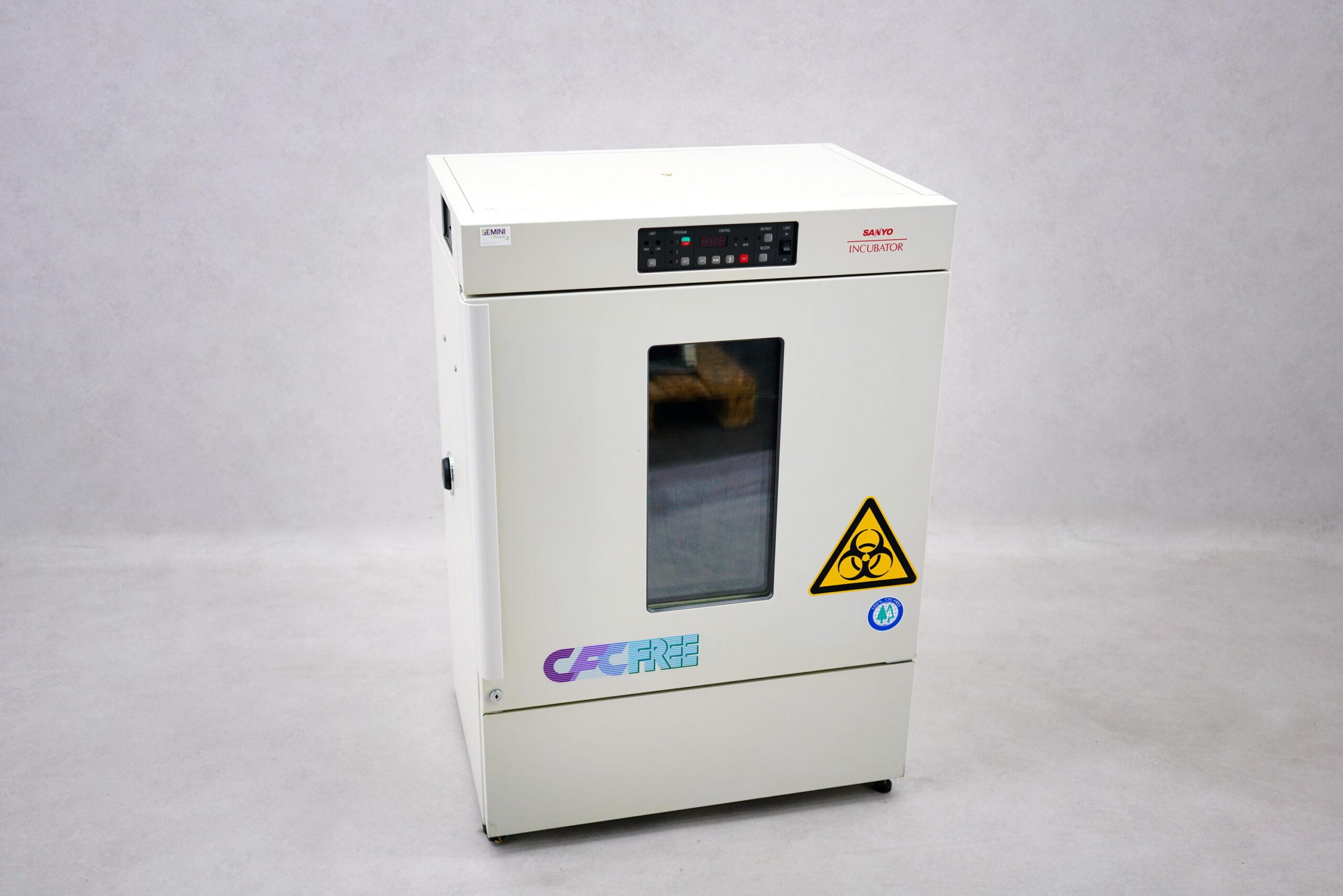 Sanyo MIR-153 Cooled Incubator with Microprocessor Control