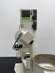 Buchi R-210 Rotary Evaporator with Digital Interface and Precise Vacuum Control, 7 of 9