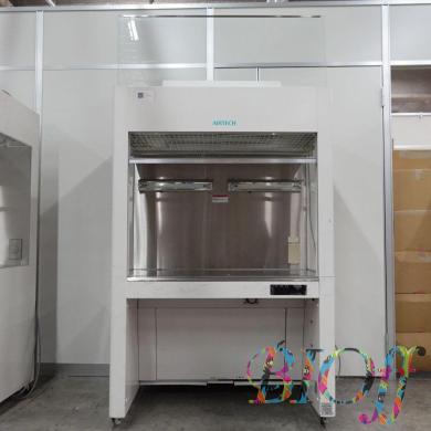 Nihon Airtech KBB-1104LS-B3PW Clean Bench 110 cm Width-cover