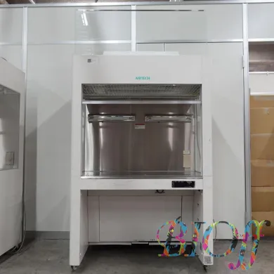 Nihon Airtech KBB-1104LS-B3PW Clean Bench 110 cm Width