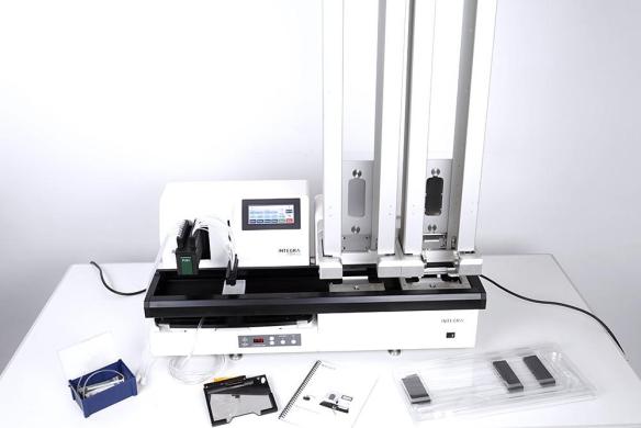 INTEGRA Viafill Automatic Microplate Dispenser with Stacker, 96/384-Well, 1–2000 µL-cover