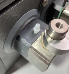 GE ÄKTA Pump P-900 Series High-Performance Chromatography Pumps, 2 of 3