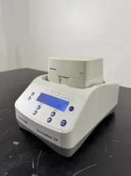 Eppendorf ThermoMixer FP Benchtop Heating and Mixing Instrument, 2 of 4