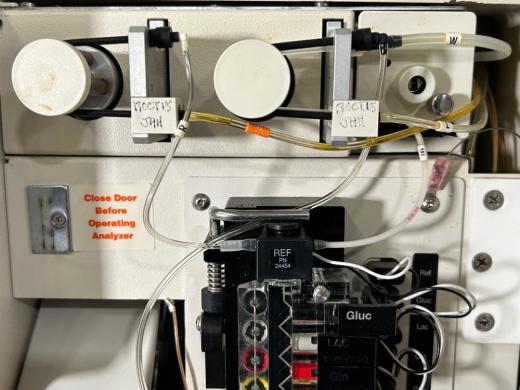 Nova Biomedical Bioprofile 400 Clinical Chemistry Analyzer with Integrated Printer-cover